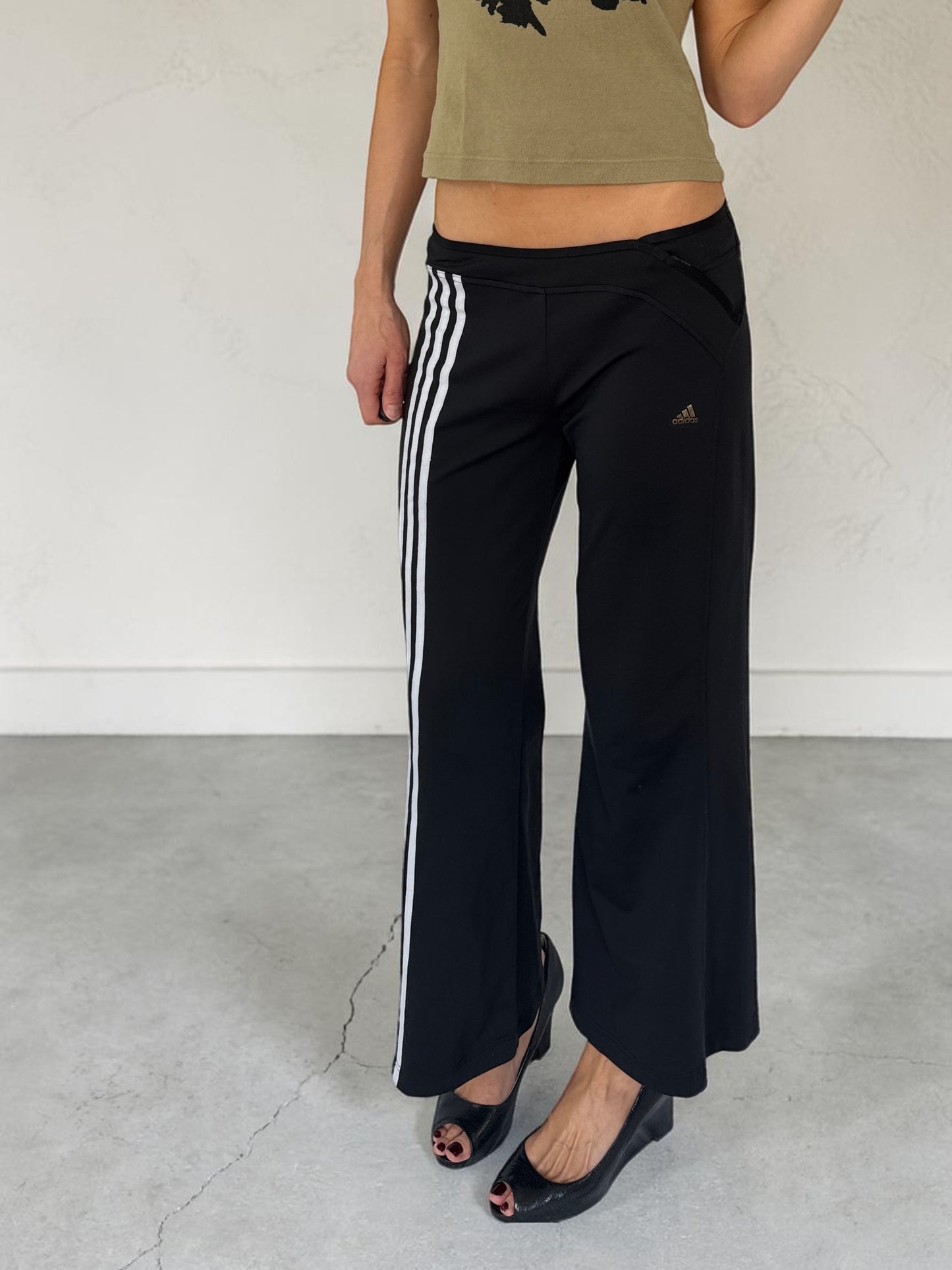 Adidas front stripe leggings side