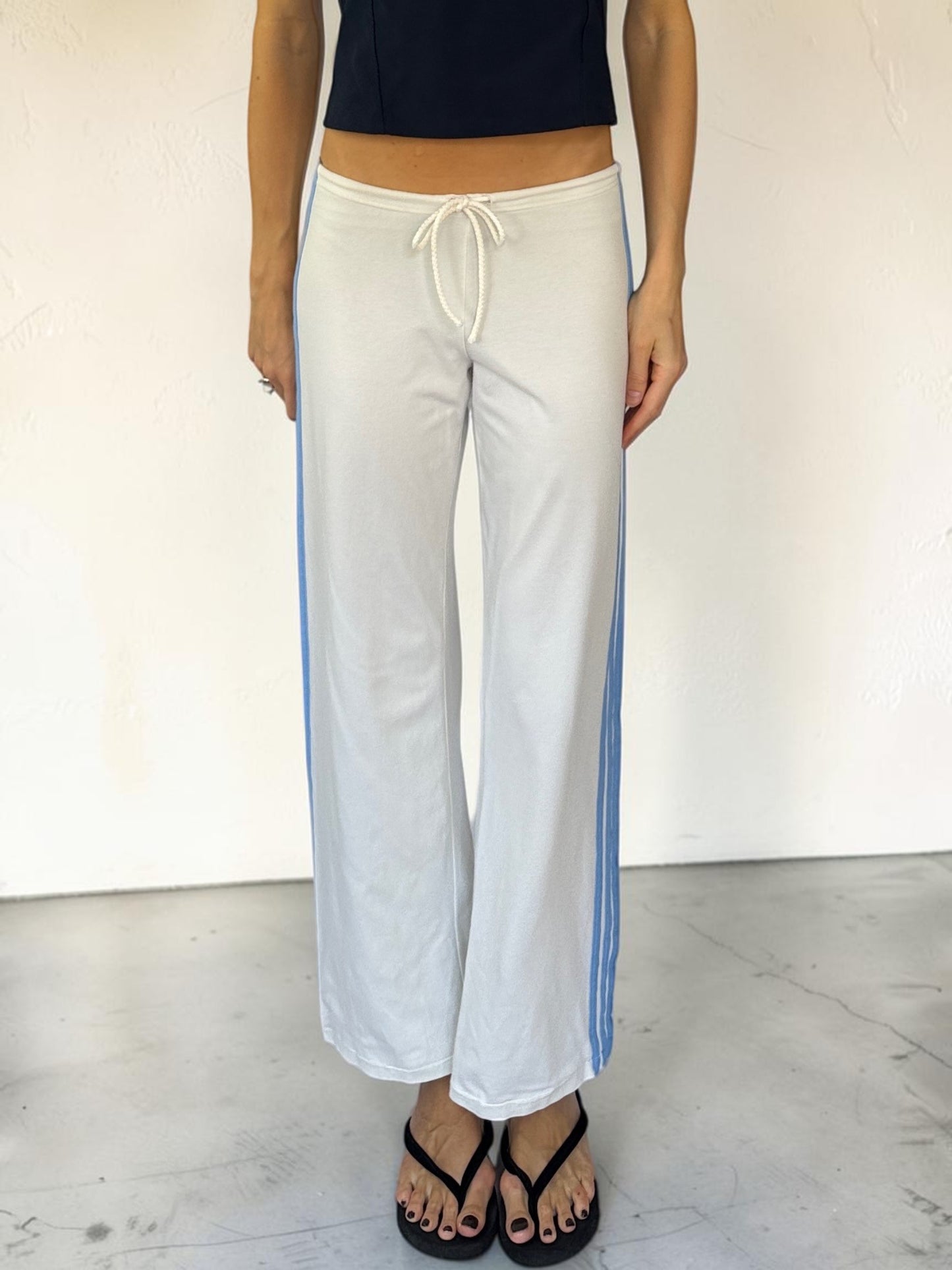 adidas_white_cotton_blue_stripe_front