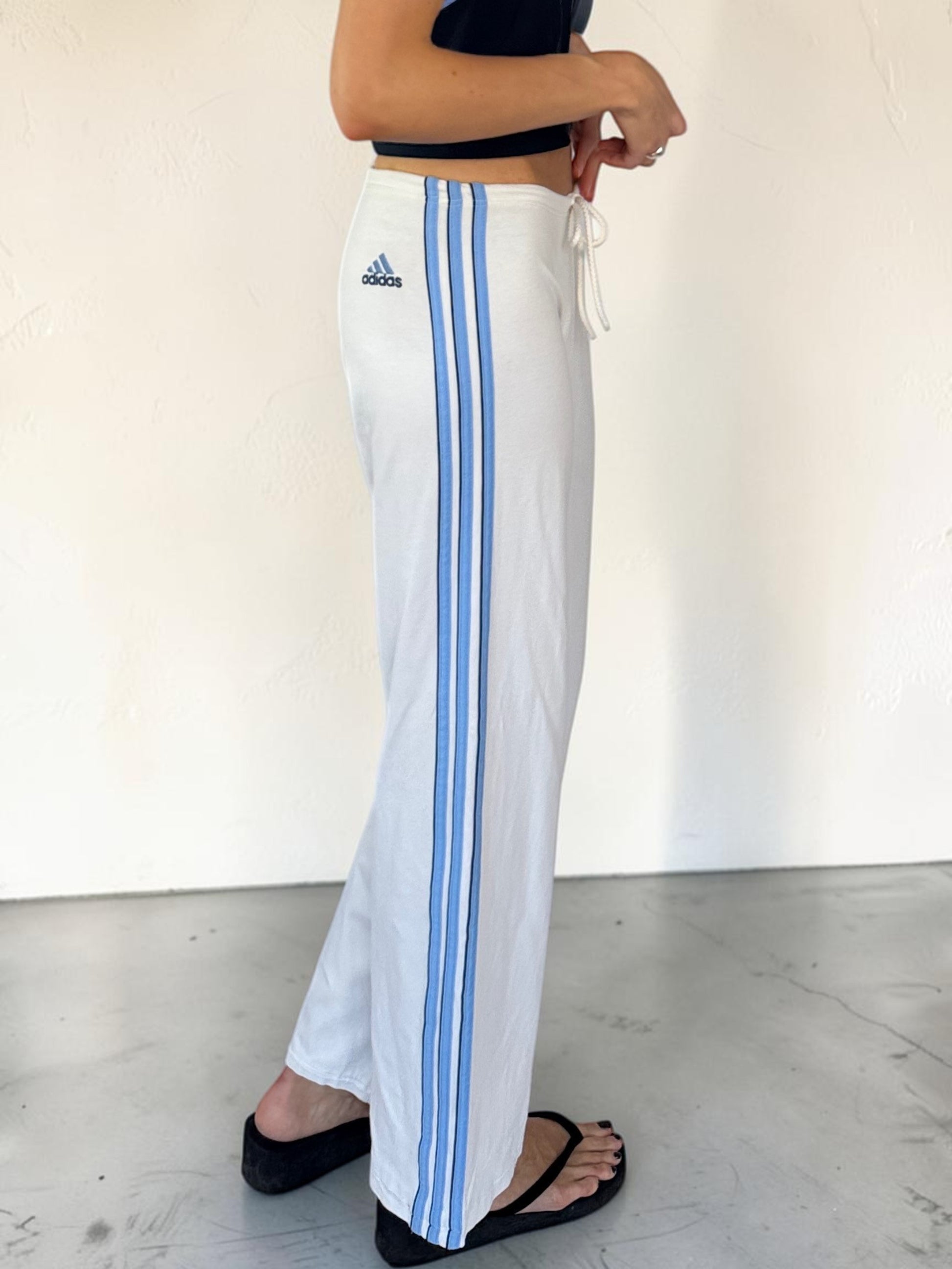 adidas_white_cotton_blue_stripe_side
