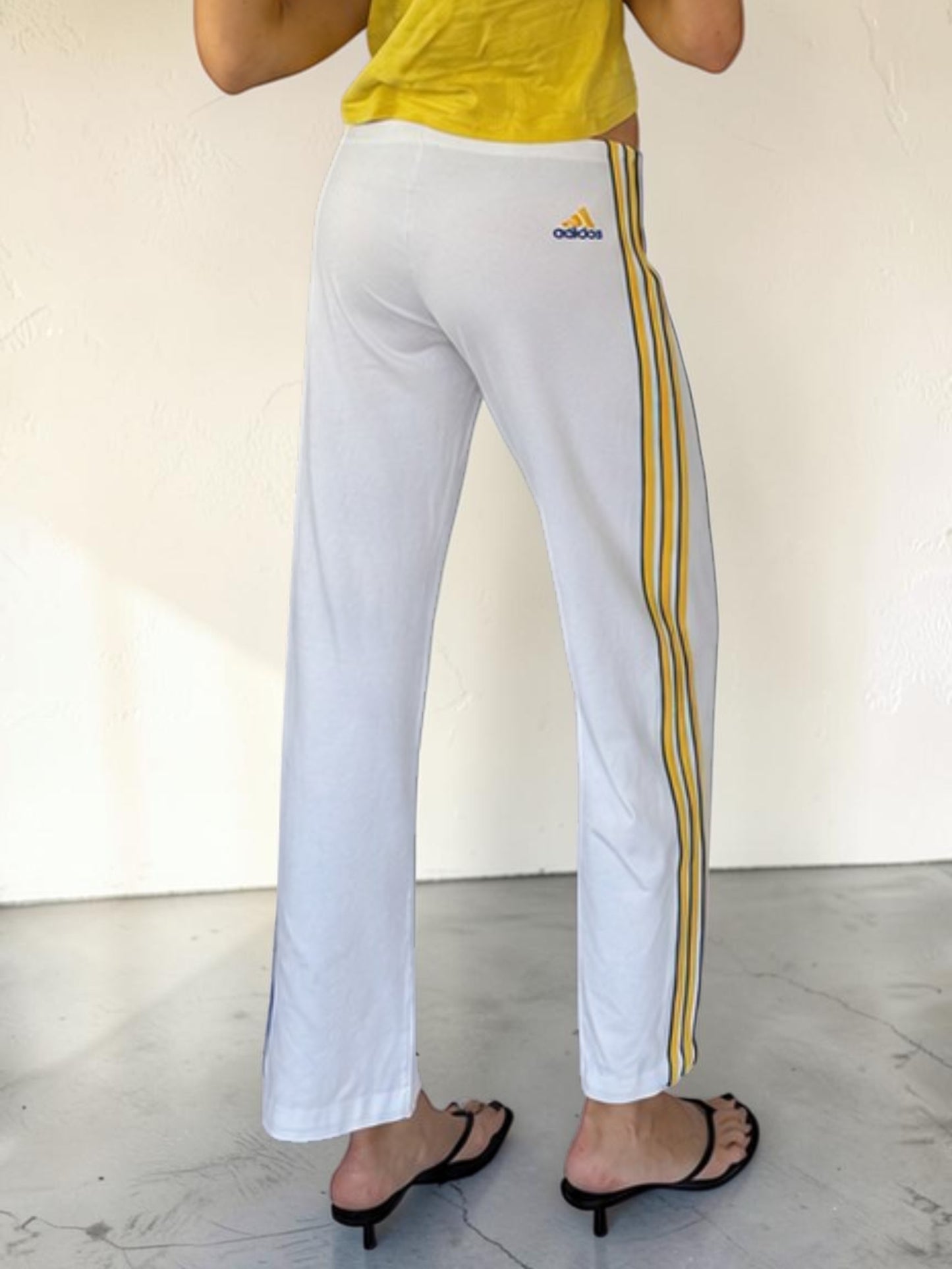adidas_white_cotton_yellow_strip_back