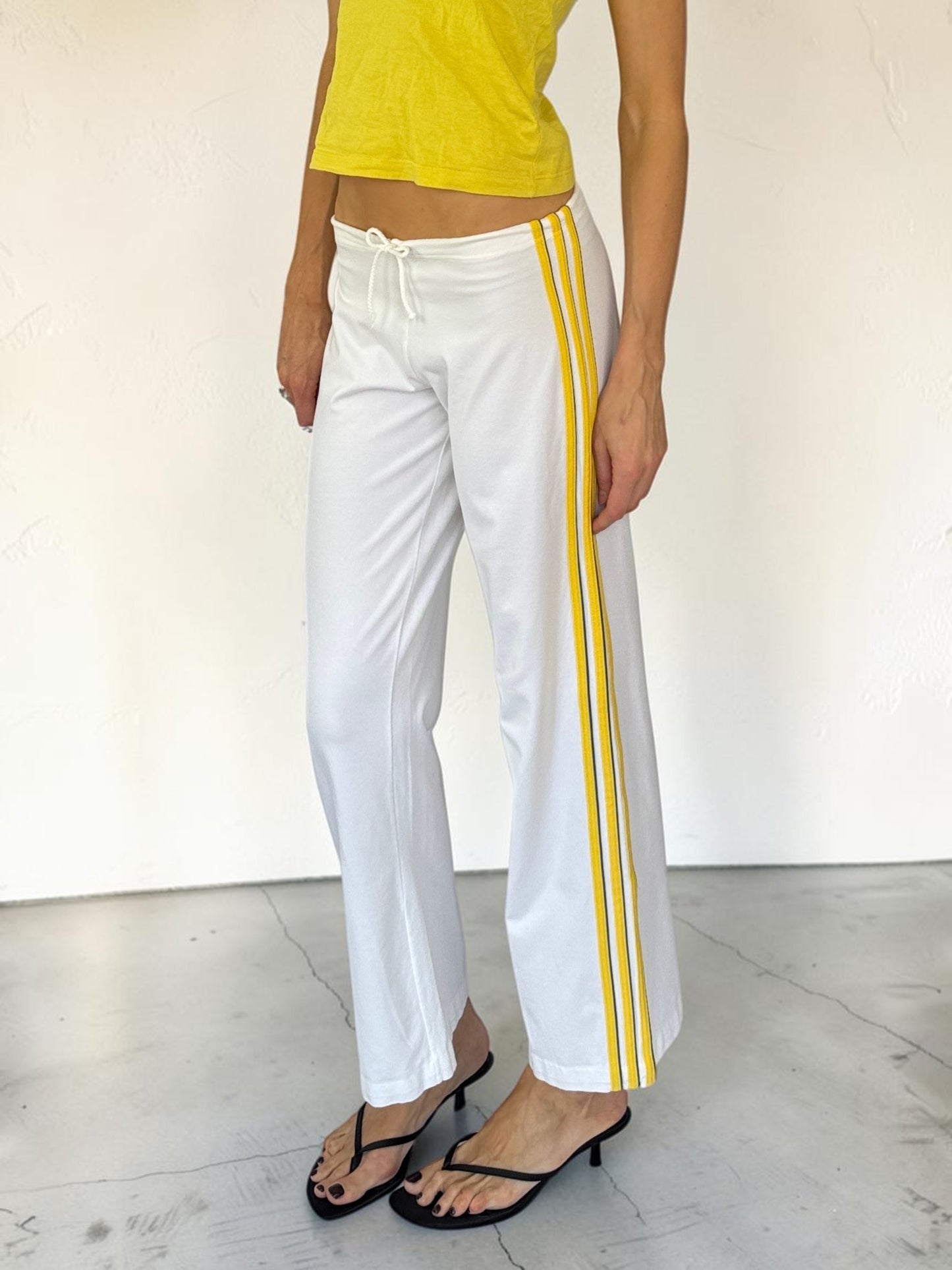 adidas_white_cotton_yellow_strip_side