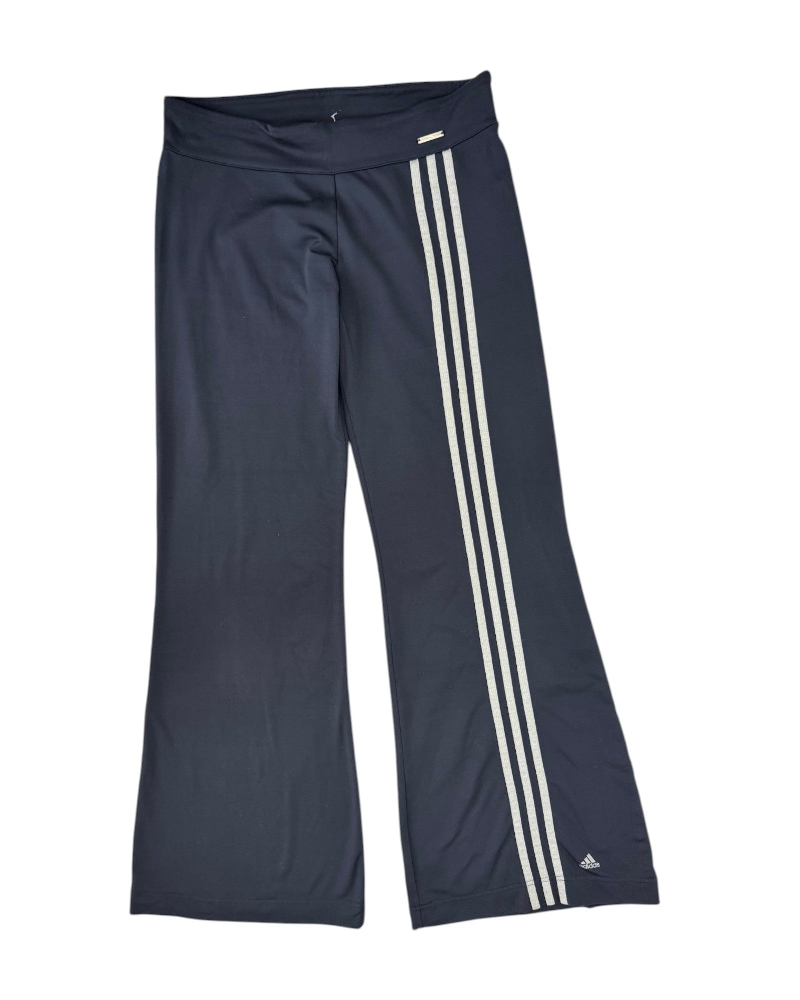 adidasfrontstripegreyflatfront