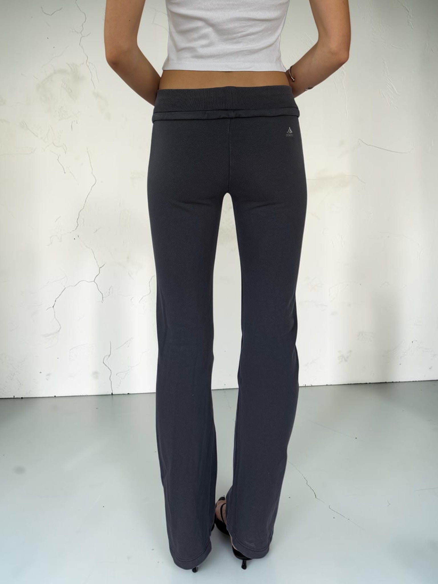 adidasgreypinkstripesweatpantsback