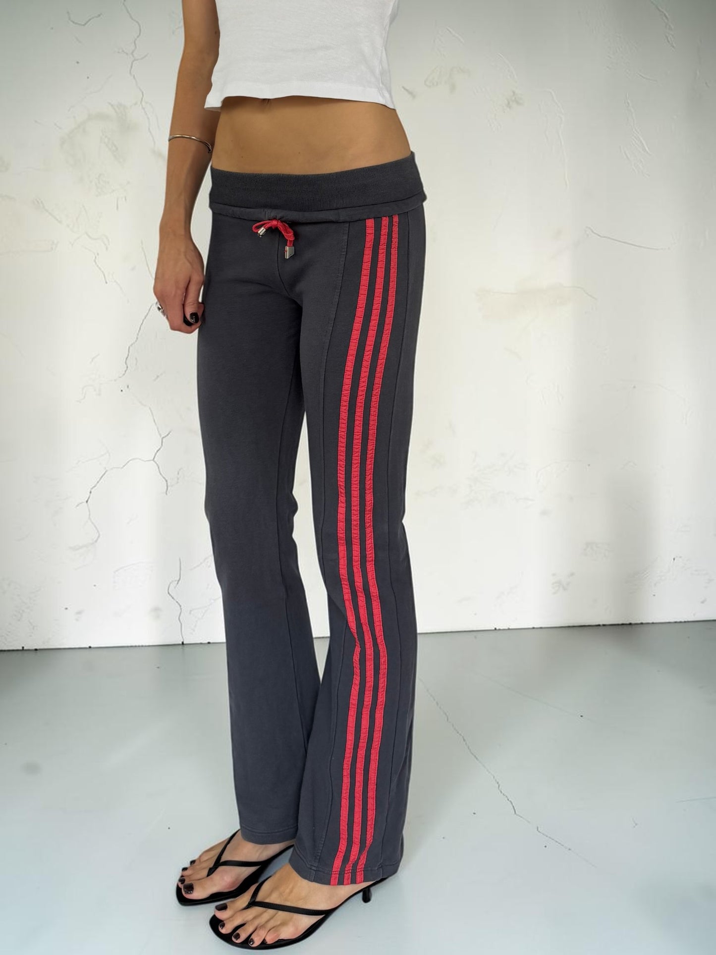 adidasgreypinkstripesweatpantsside