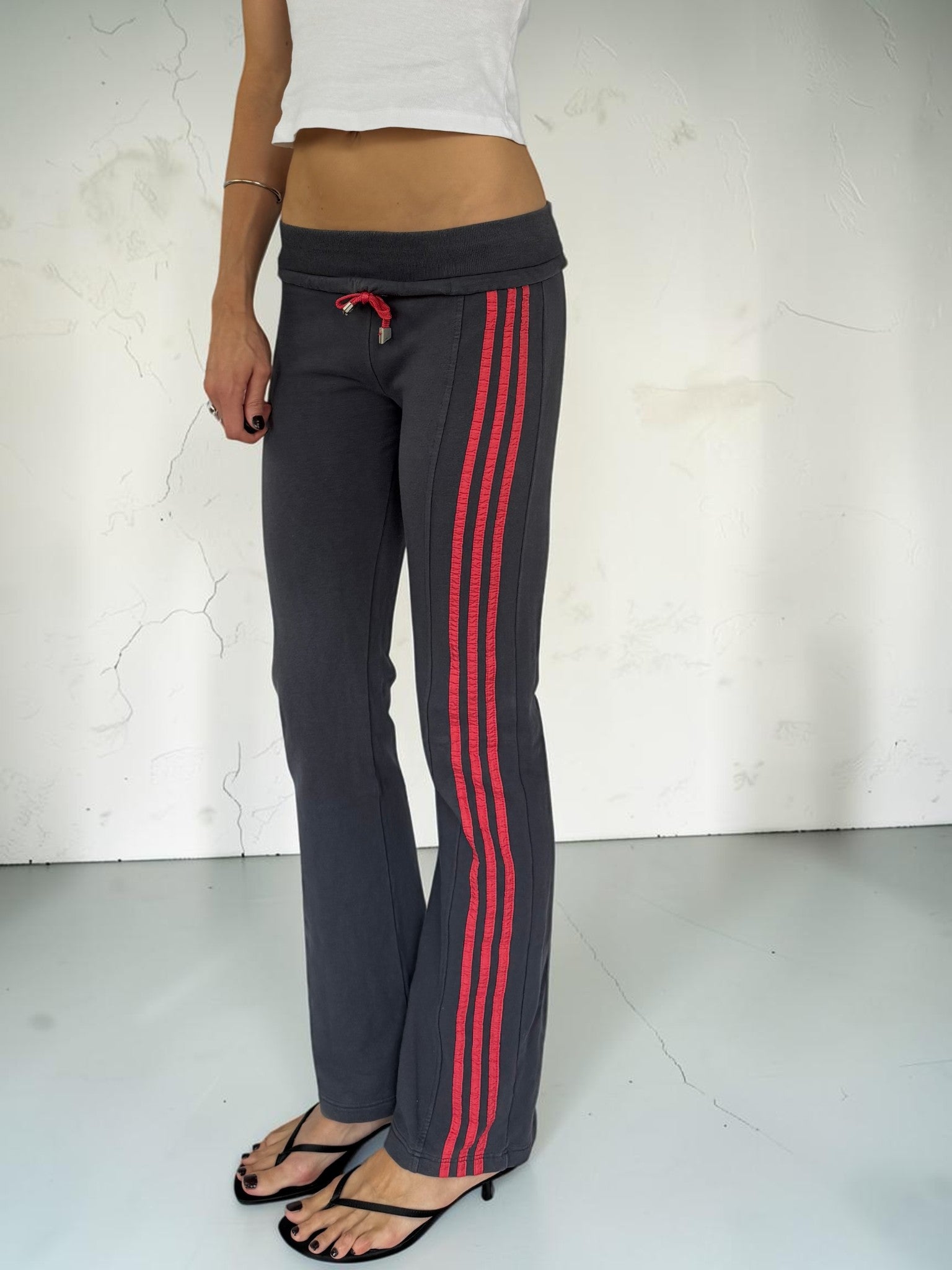 adidasgreypinkstripesweatpantsside