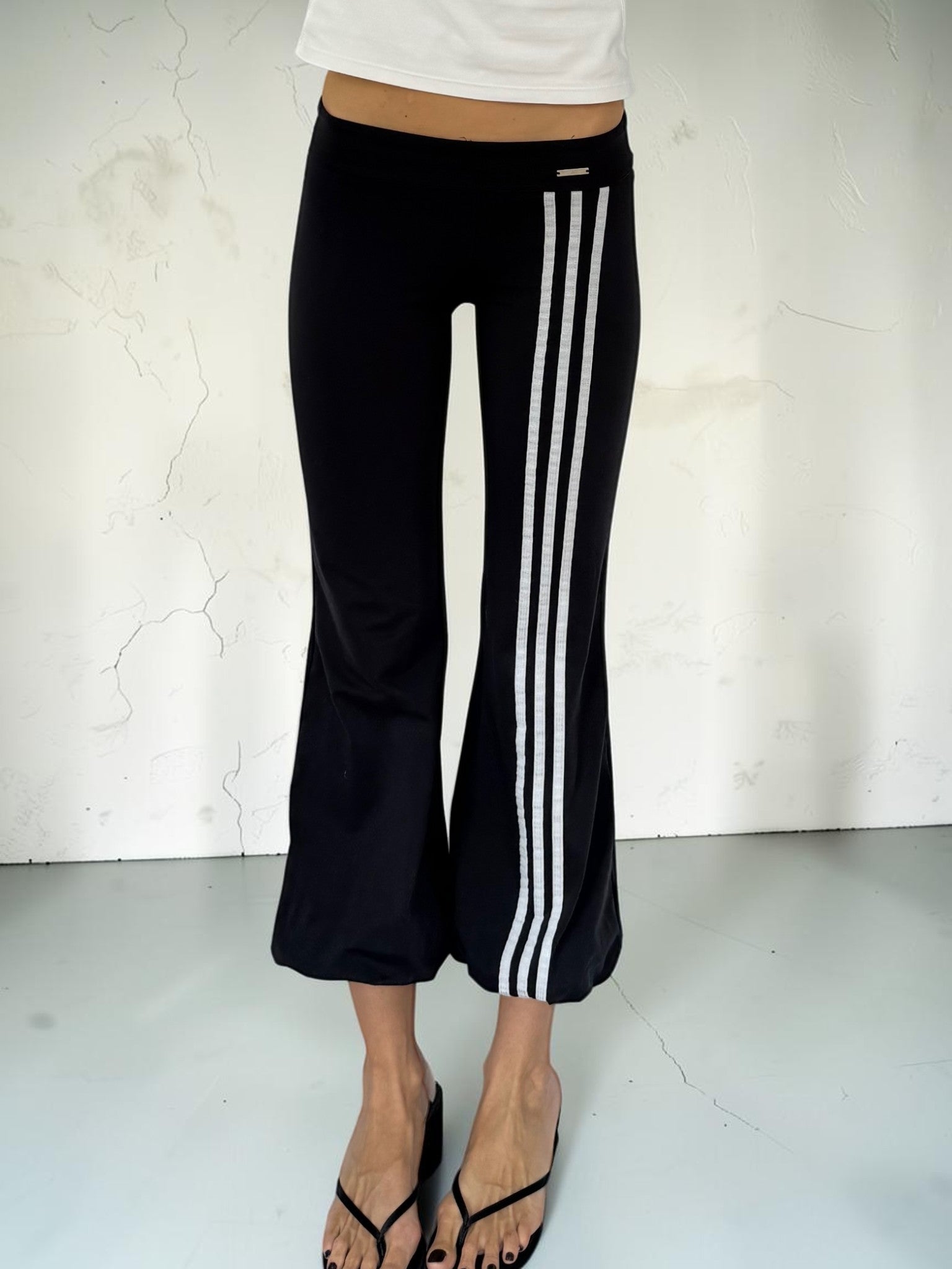 adidasscrunchbottompantsfront2