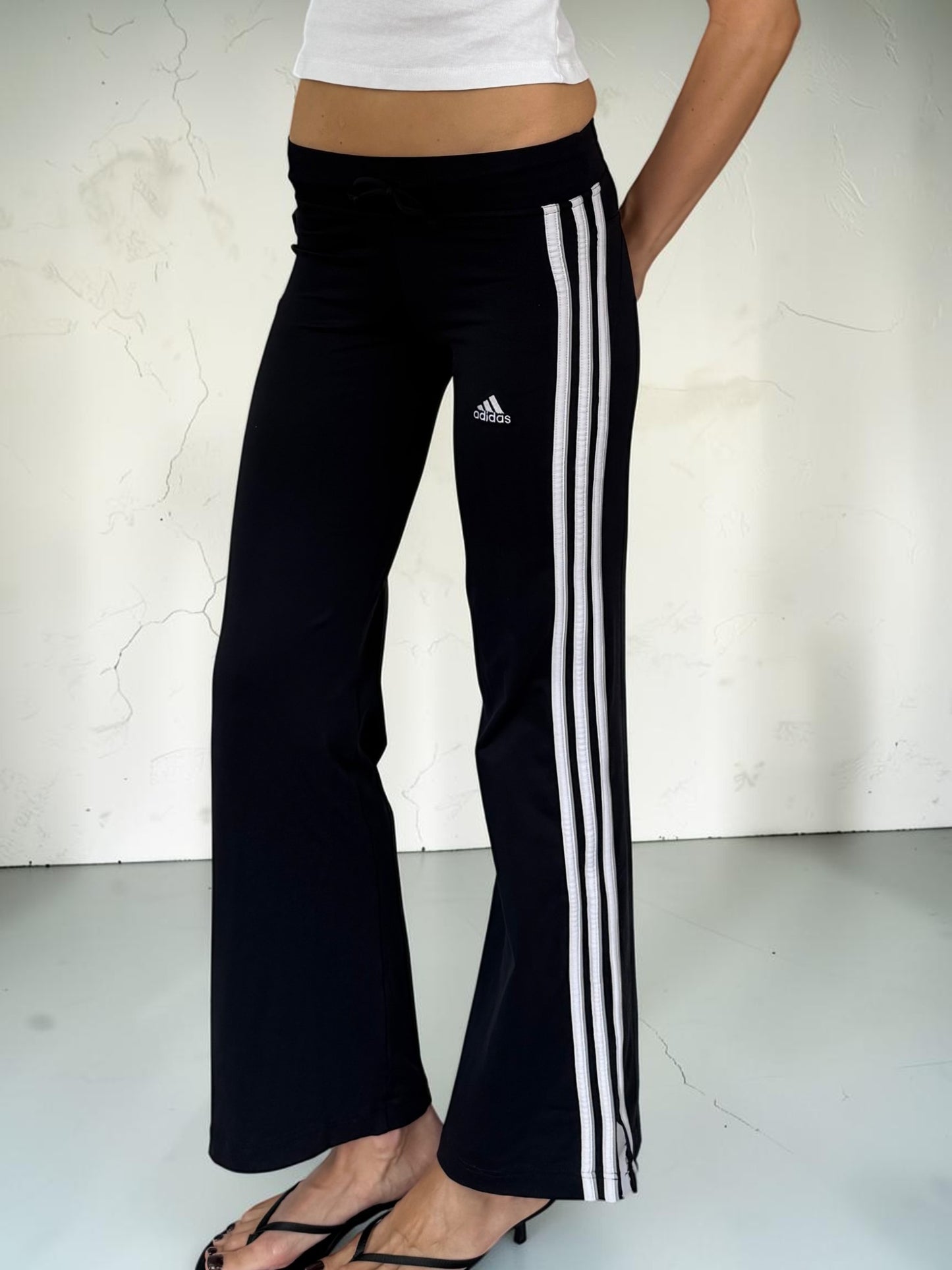 adidaswhitestripessideside2