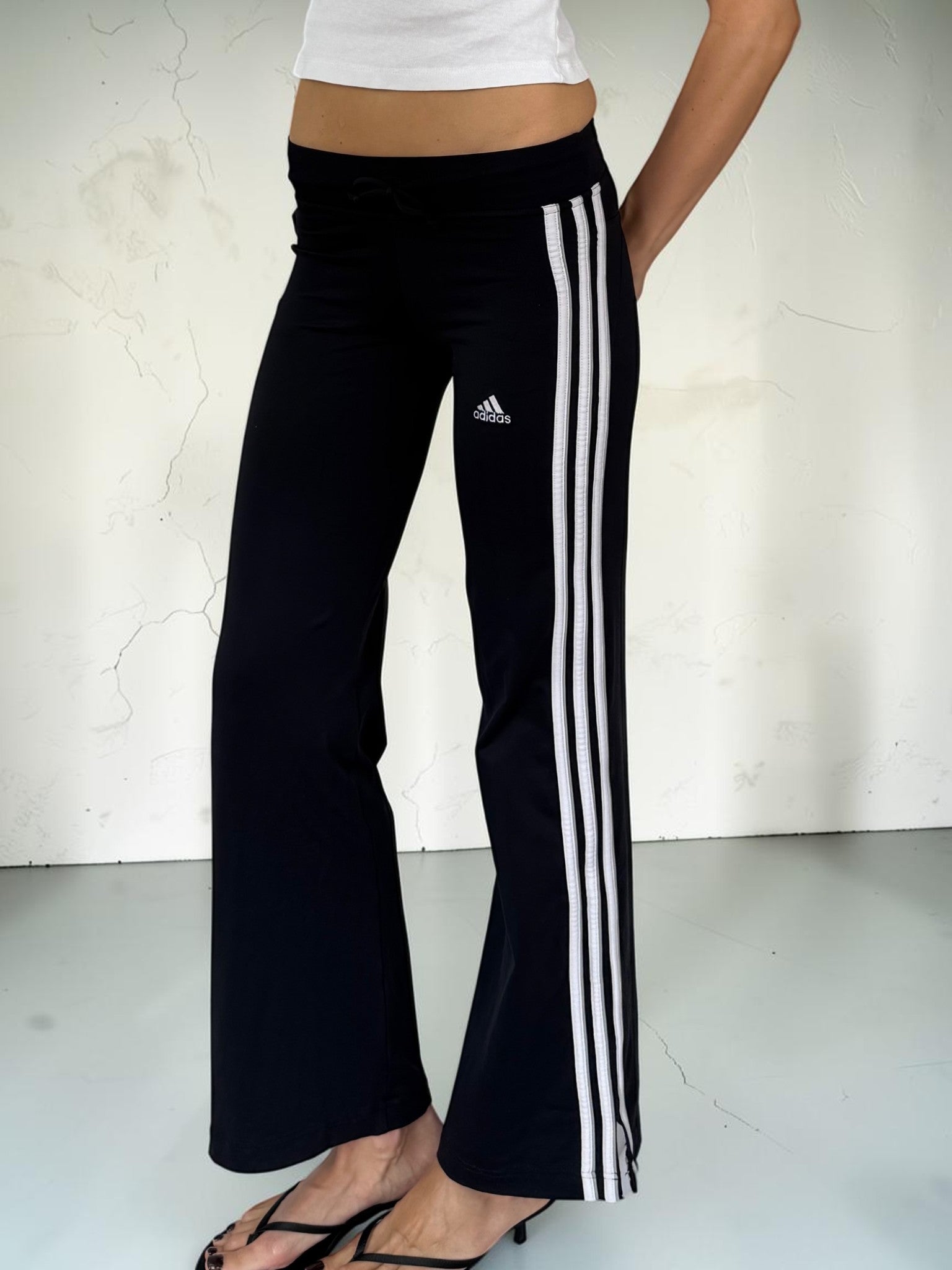 adidaswhitestripessideside2