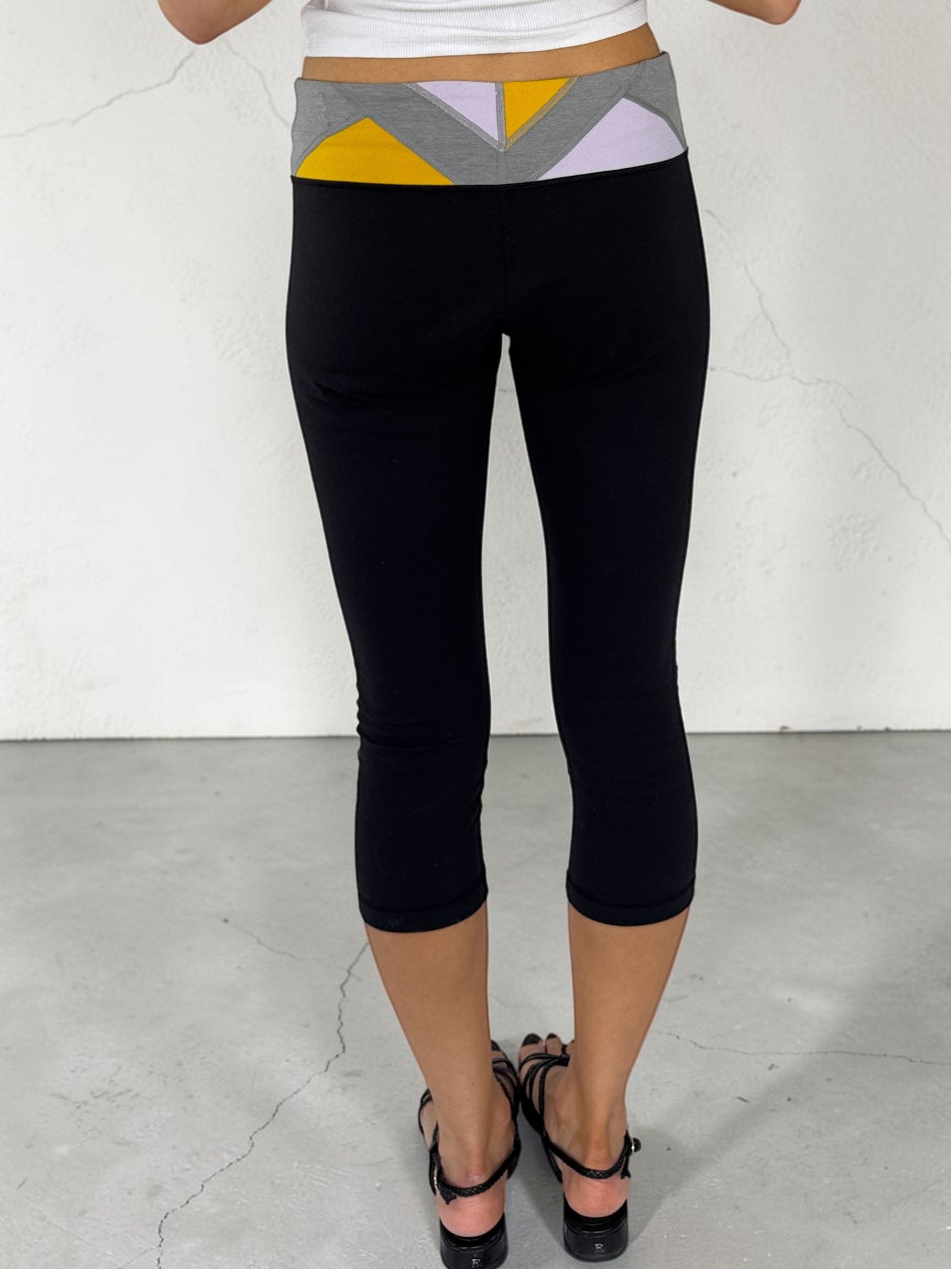 lululemongraphicwaistbandback2