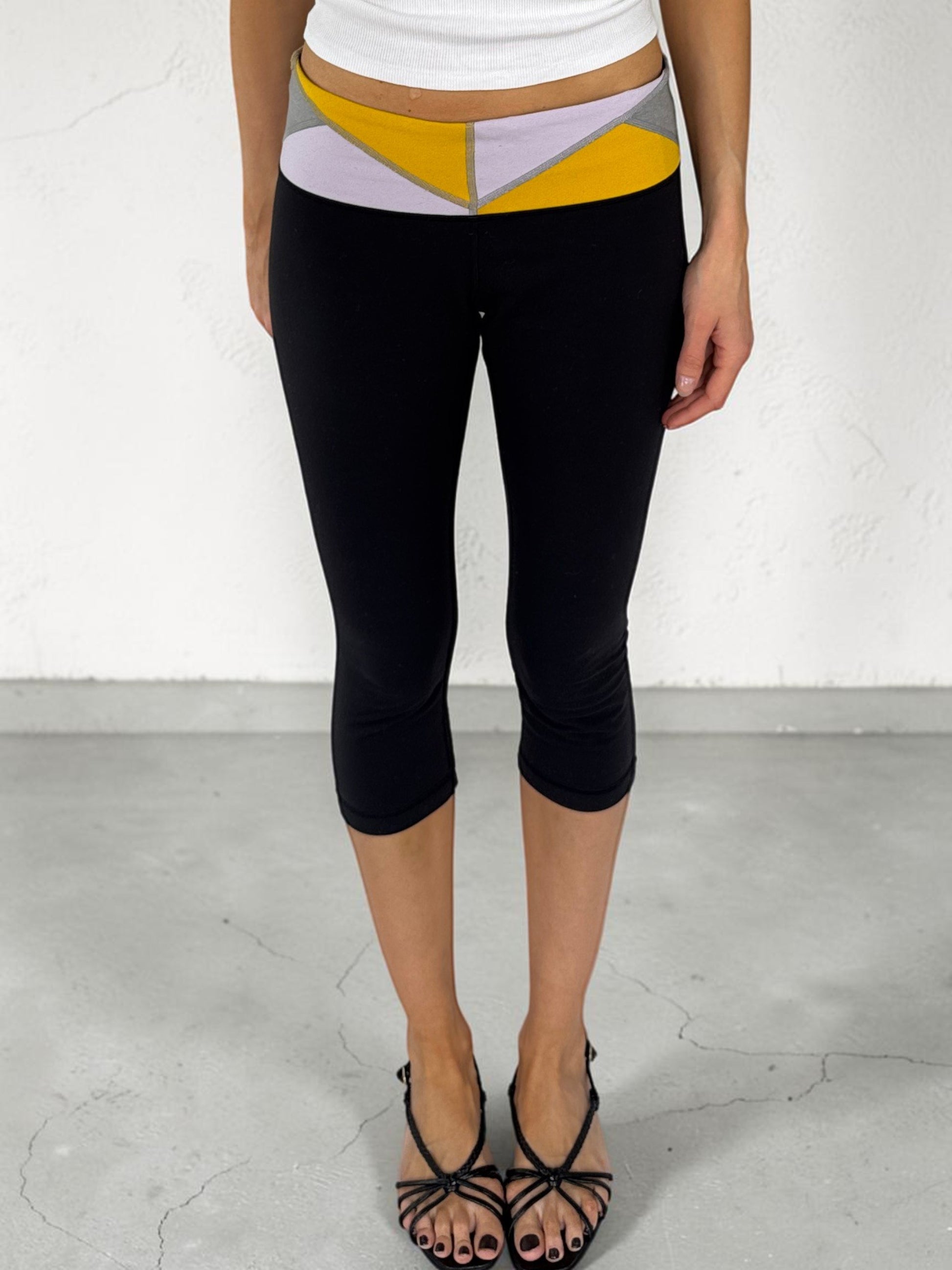 lululemongraphicwaistbandfront