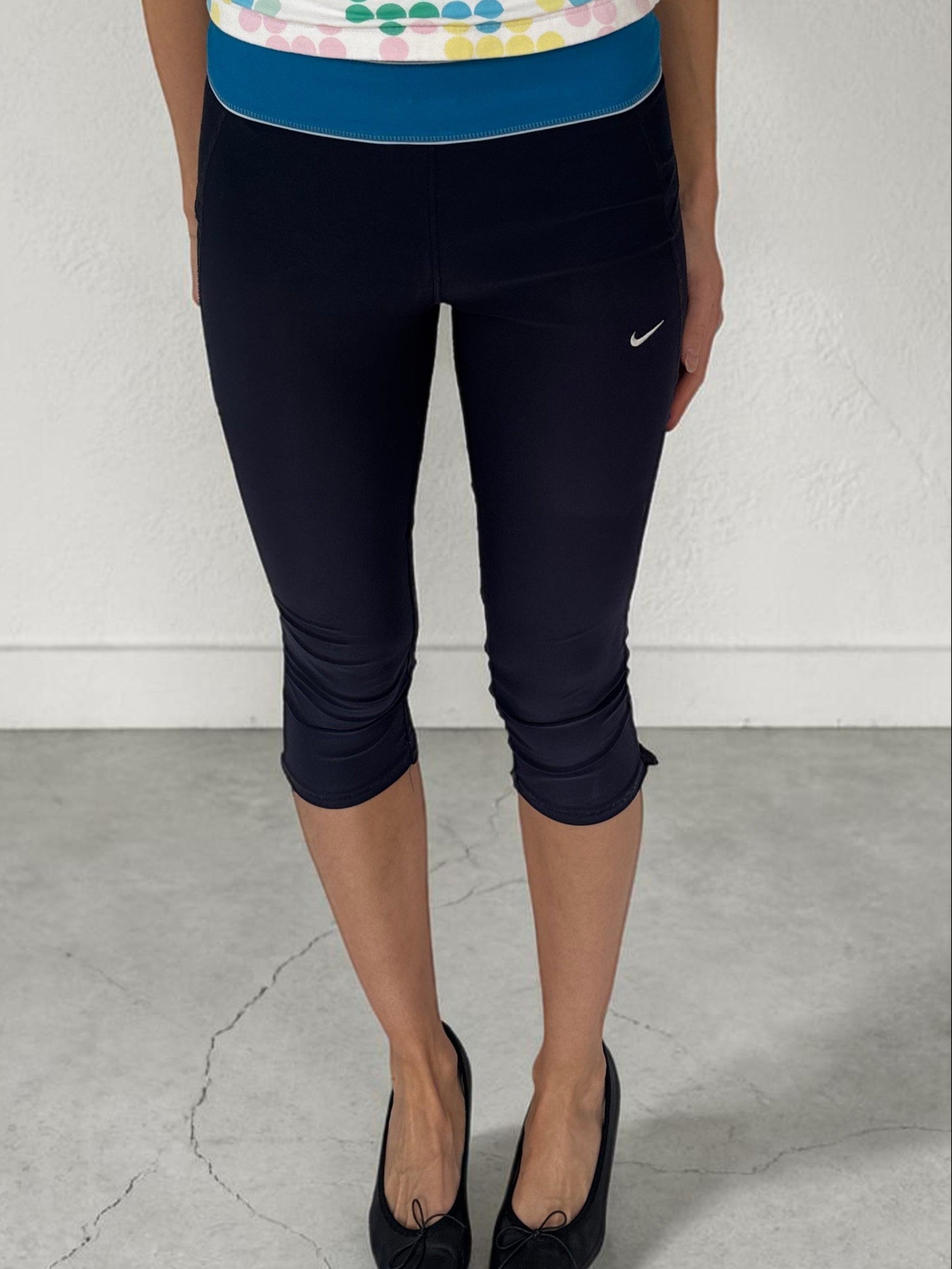 nike blue waistband capri front