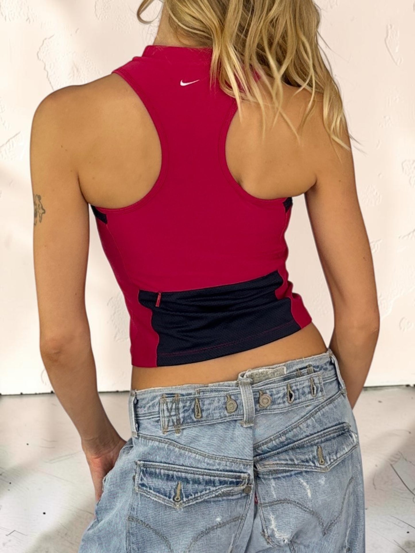 nike_dark_pink_biker_back