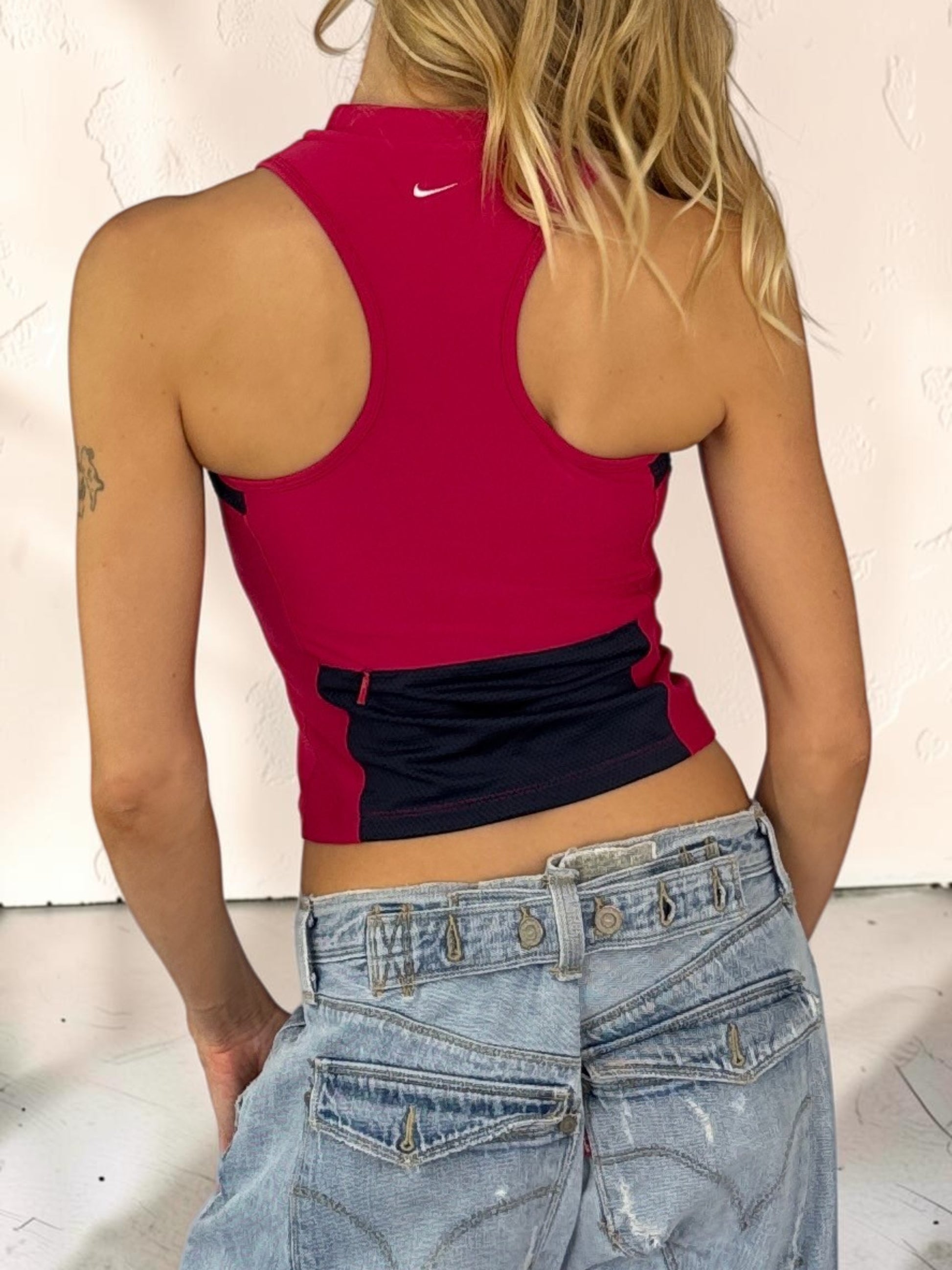 nike_dark_pink_biker_back