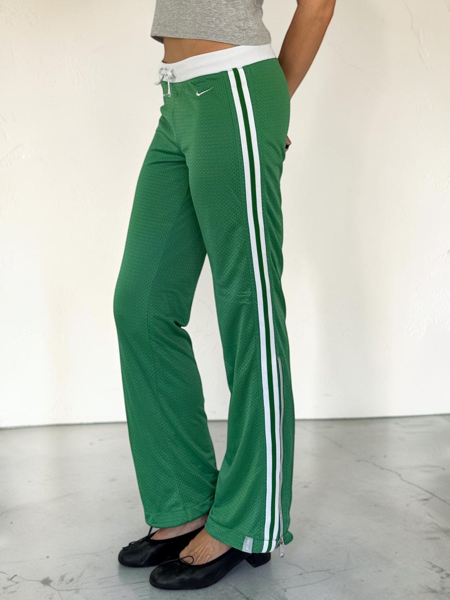 nike_green_trackpants_side2