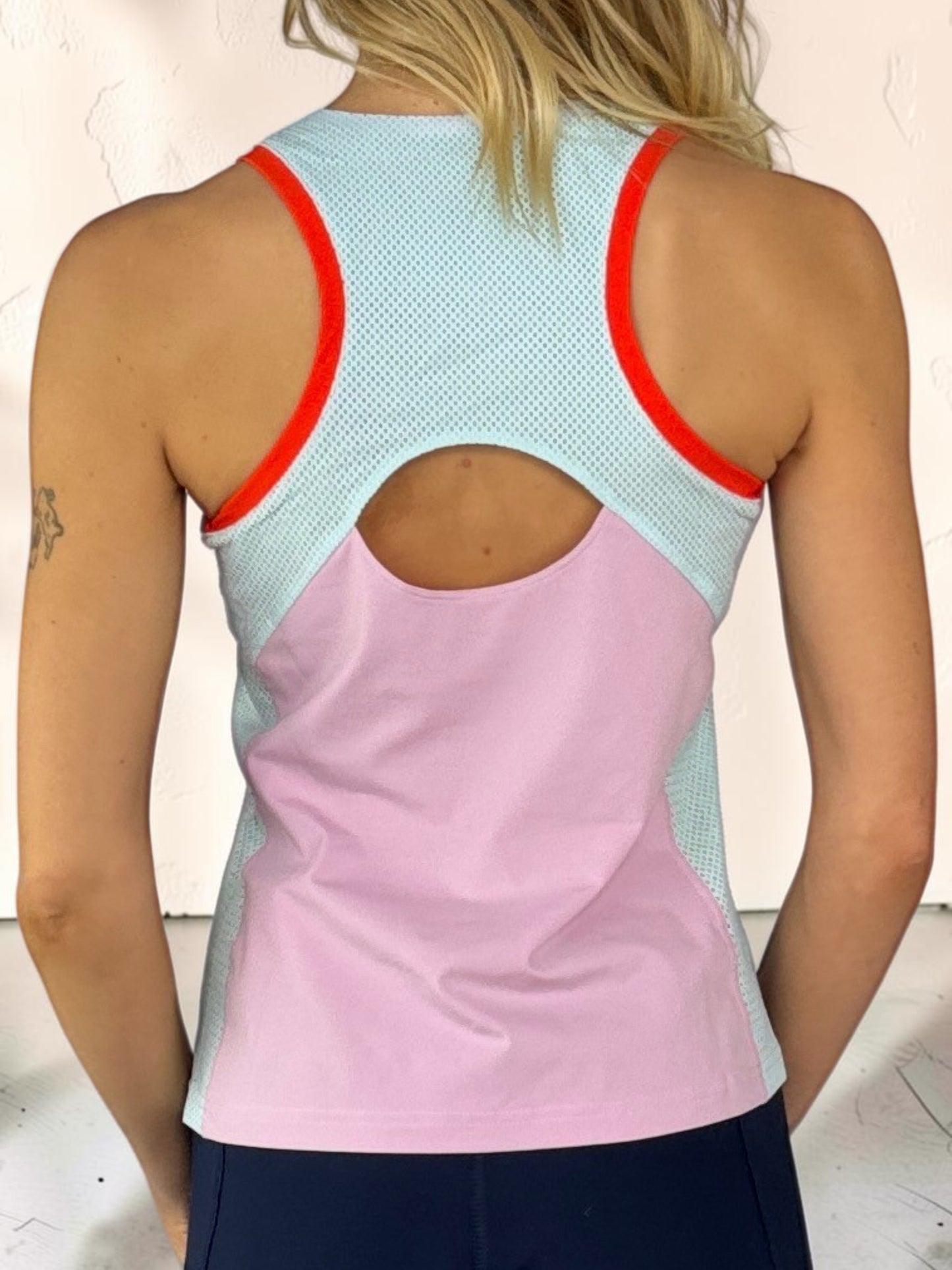 nike_pink_tennis_top_back