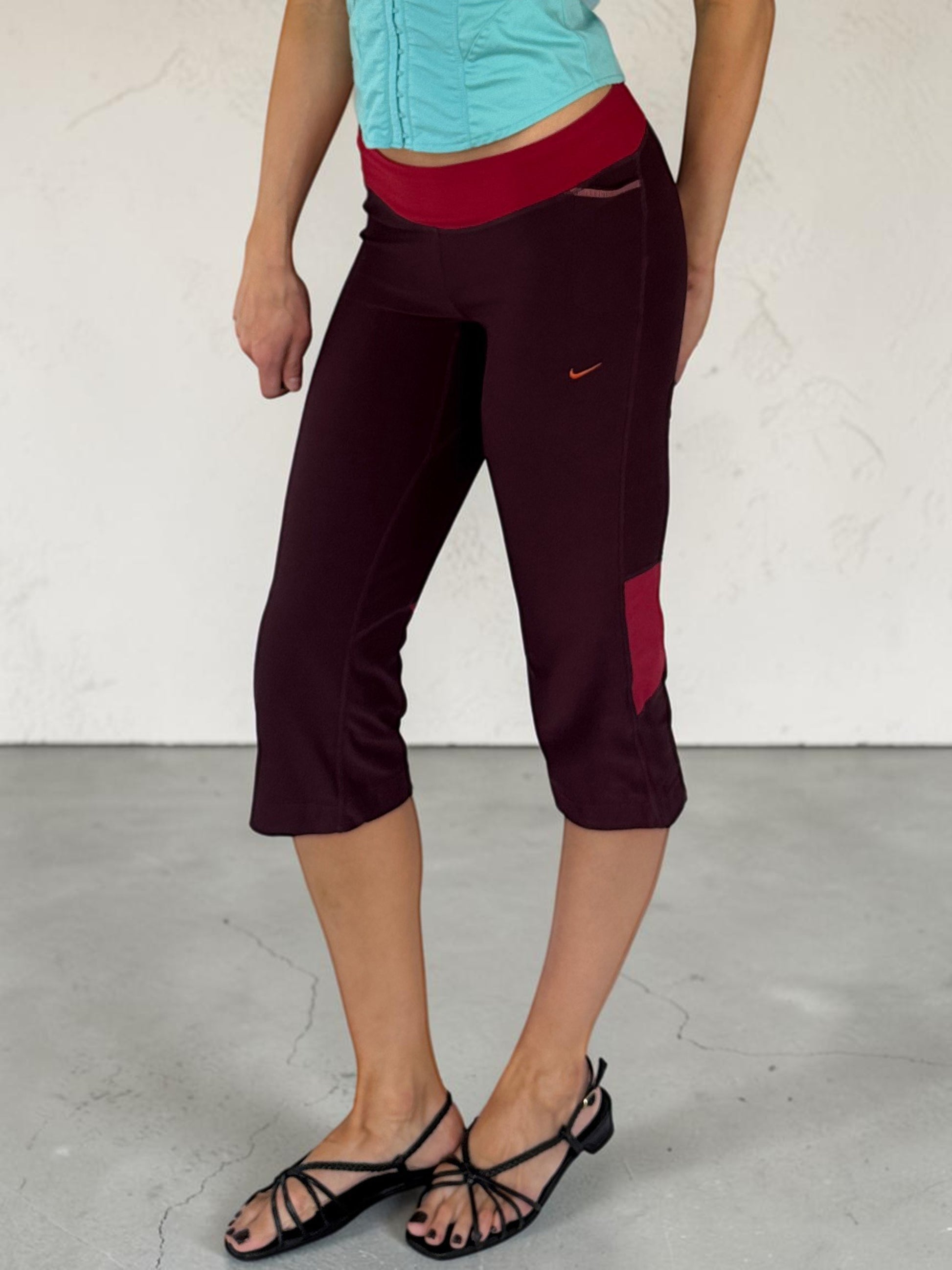nikeburgundyredcapriside