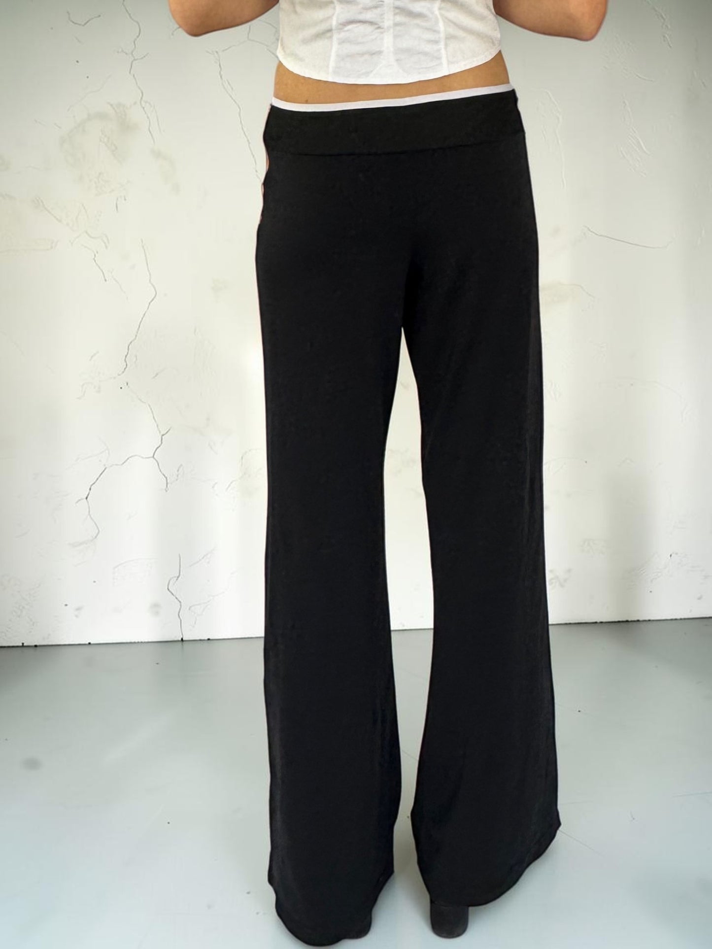 Nike White Trim Low-Waist Leggings