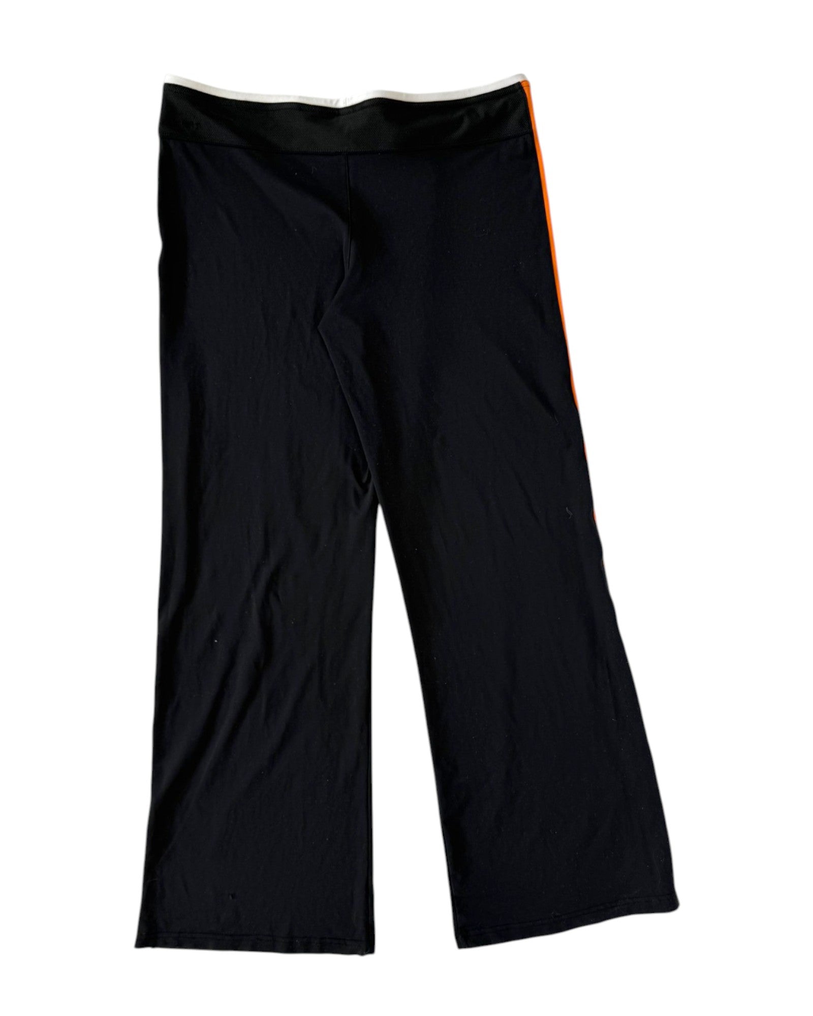 nikewhitehemleggingsflatback