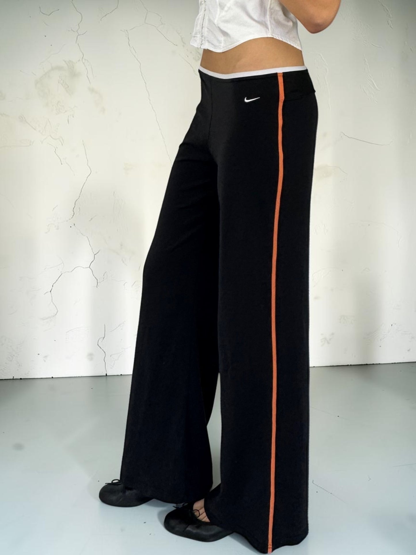 nikewhitehemleggingsside2